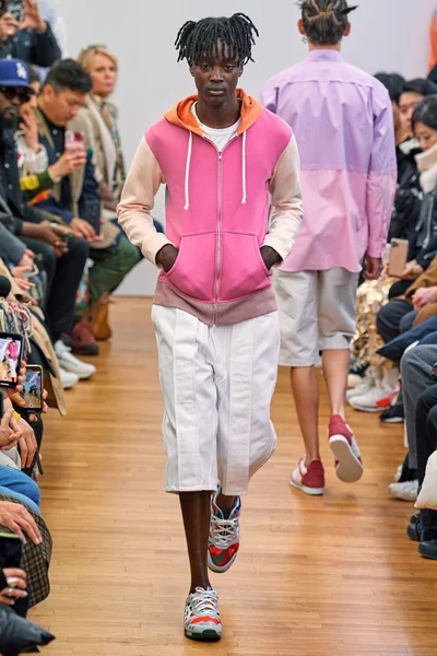 Look 15